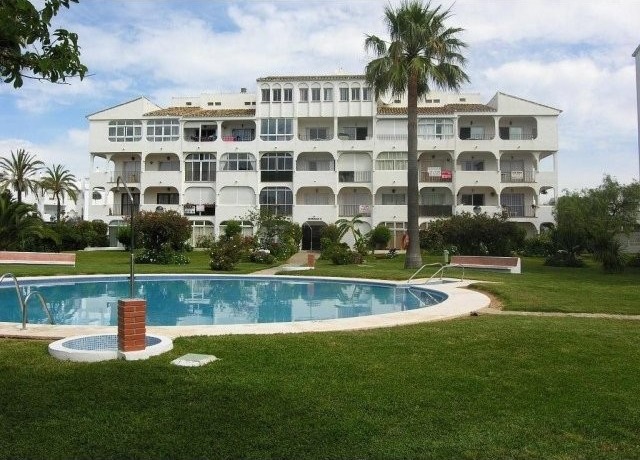 1 Bed Apartment for sale in Calahonda