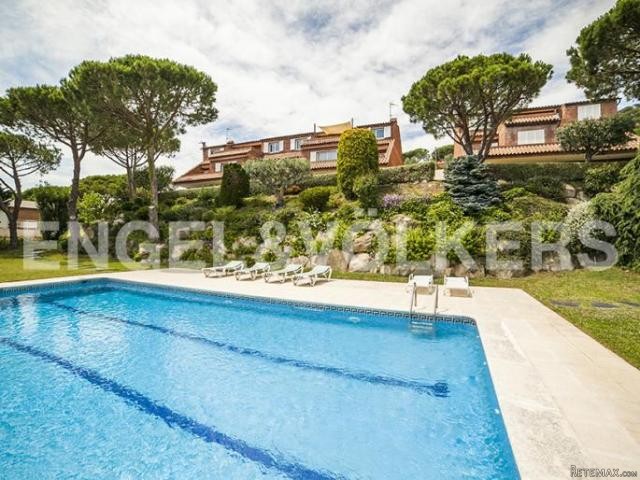 Three houses in Costa de Barcelona