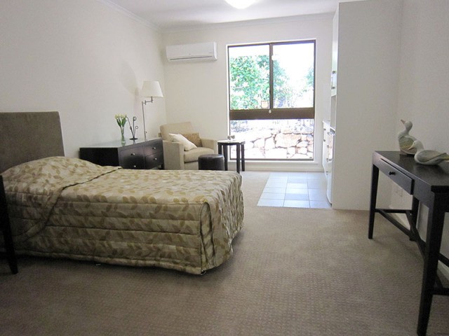 Brand new kitchen and bathroom in this..