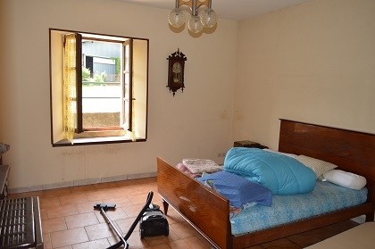 Proche Ruffec-Maison a renover - 2