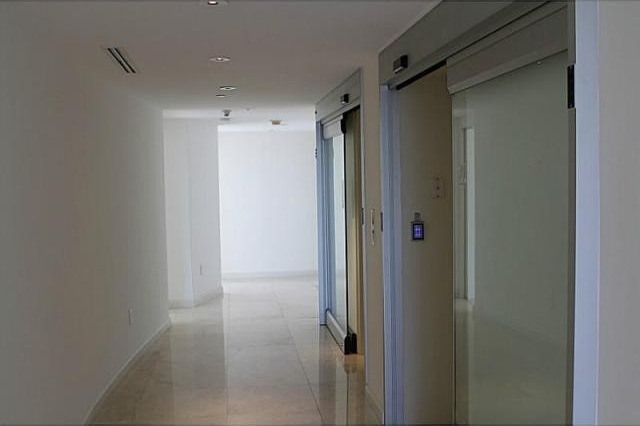 4 bedroom Flat For Sale: 17555 COLLINS.. - 2