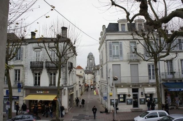 Apartment - Saintes - District : Centre.. - 2