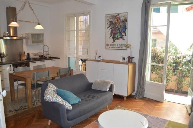 Two bed garden terrace in Musiciens