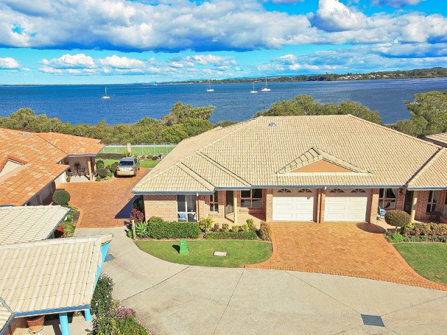 Wateront 3 Bedroom - VICTORIA POINT -..