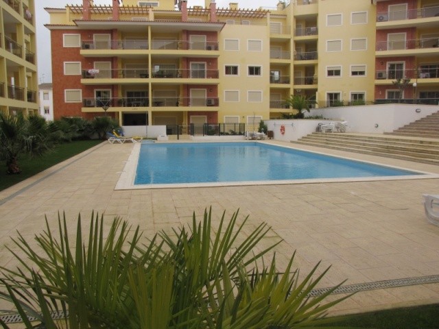 APARTMENTS WITH SWIMMIING POOL COMMON..