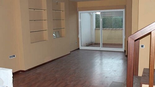 * A 2 BED 2 BATH DUPLEX - 2