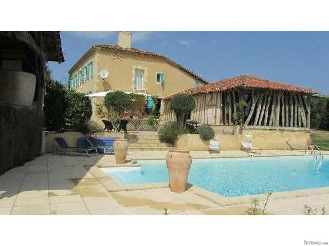 6 Bedroom Country House For Sale - 2