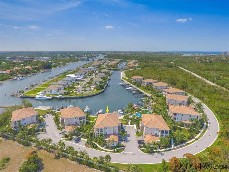 3 bedroom Residence For Sale: North..