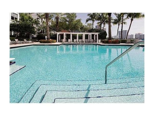 1 bedroom Flat For Sale: 3255 NE 184 ST.. - 2