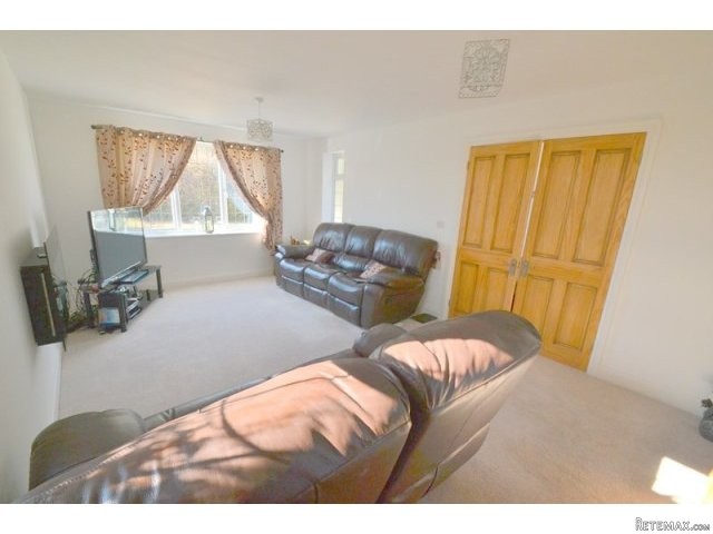 4 bedroom house in Minster On Sea..