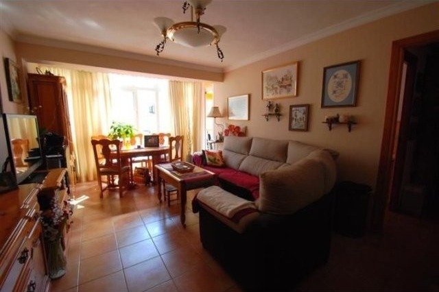 3 Bed Apartment for sale in Marbella - 2