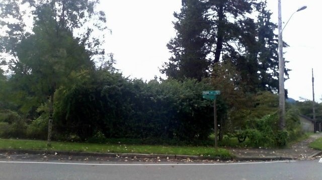 Land - For details contact Karen Derwin..