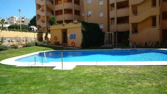 Apartment - REDUCED AGAIN FOR A QUICK..