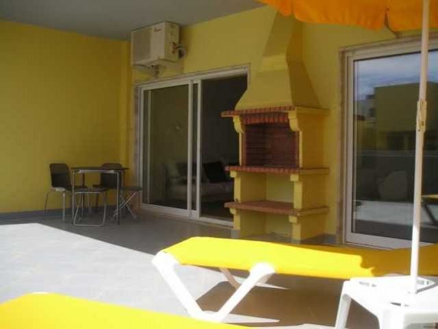 APARTMENT WITH SWIMMING POOL