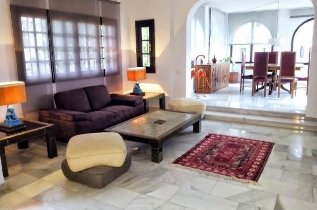 Fabulous Apartment Walking Distance to.. - 2