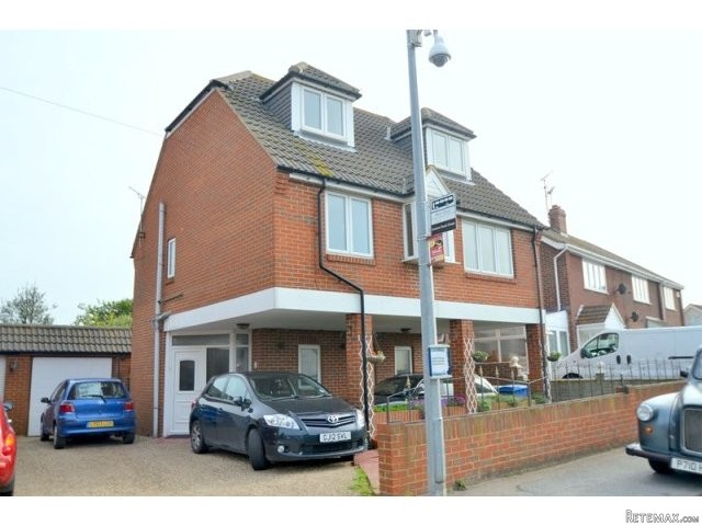 4 bedroom house in Minster On Sea..