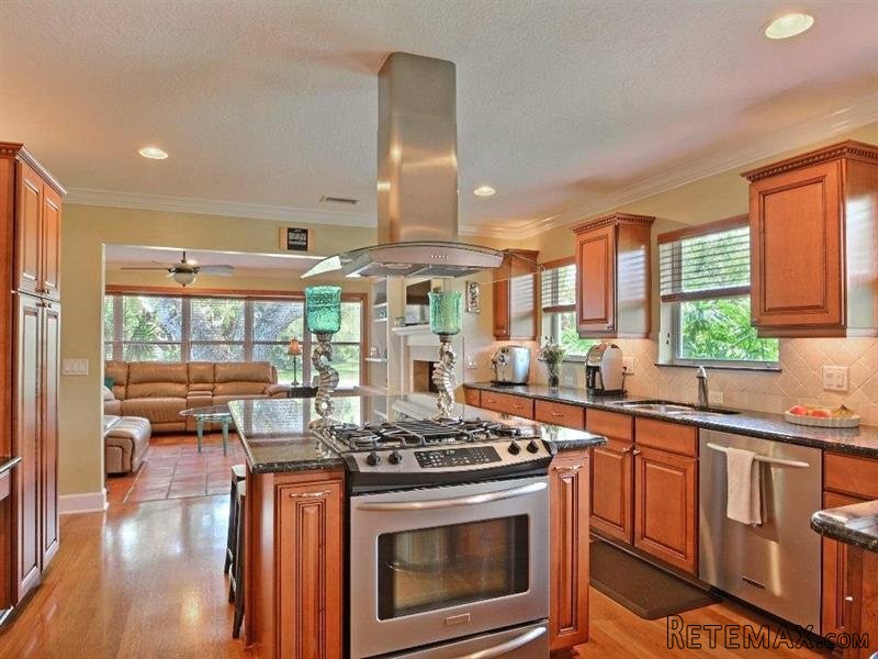 4 bedroom House For Sale: 501.. - 2