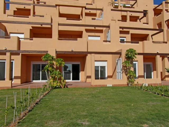 2 Bed Apartment overlooking the Lake