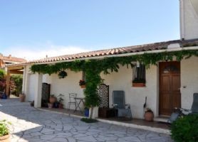 Spotless Villa With Sunny Garden