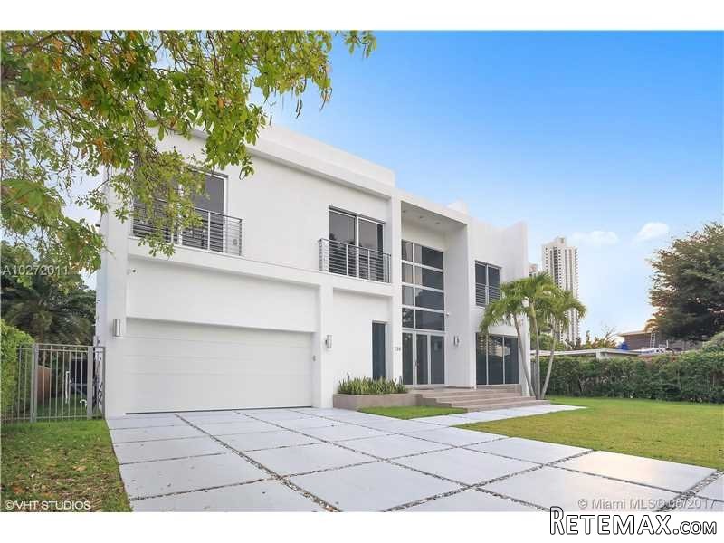 5 bedroom House For Sale: 255 189th Ter
