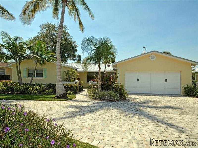 3 bedroom House For Sale: 724 Shore.. - 2