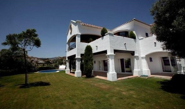 5 bedroom detached villa for sale