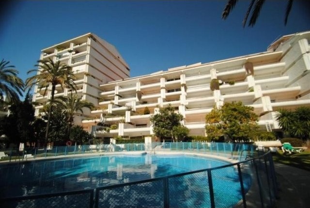 1 Bed Apartment for sale in Marbella