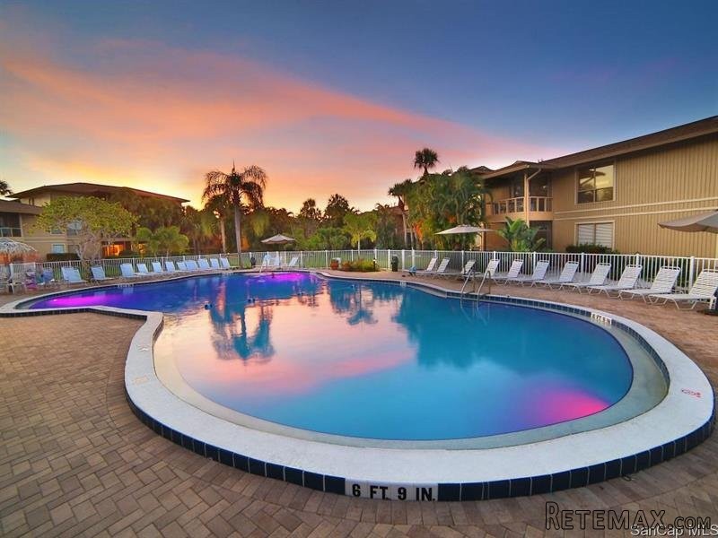 2 bedroom Condominium For Sale:..