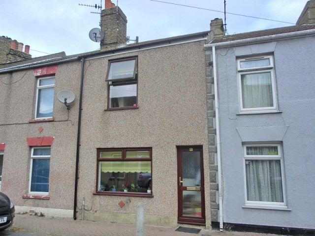 2 bedroom house in SHEERNESS - 2