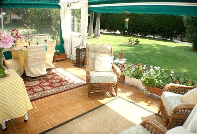 Apartment - SUPERB SUNNY 1 BEDROOM..