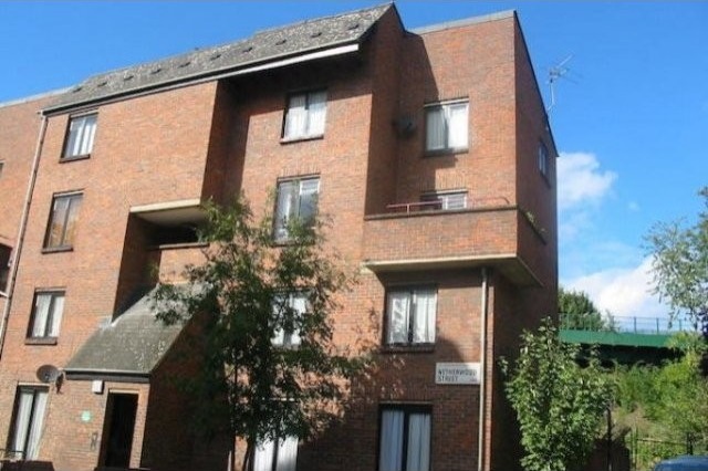 1 Bed Flat/Apartment To Let in London - 2