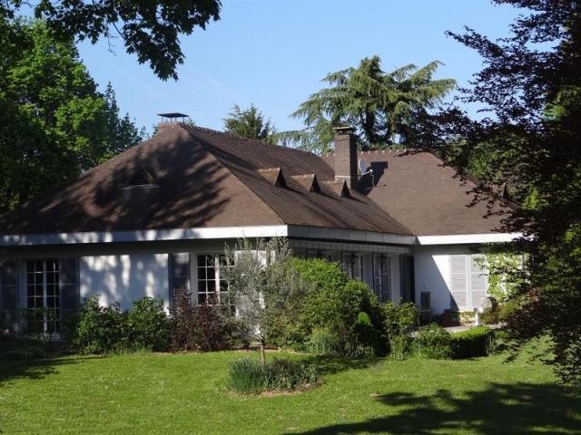 7 bedroom House For Sale: 69370 SAINT..