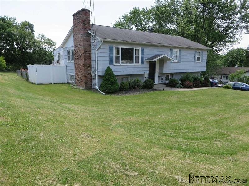4 bedroom House For Sale: 41 Carroll Dr..