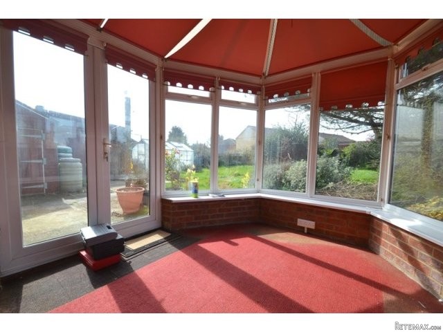 3 bedroom house in SHEERNESS - 2