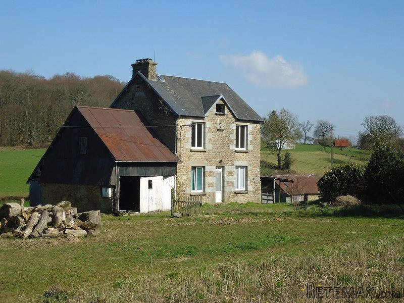House with Outbuildings and 4.8 Hectares