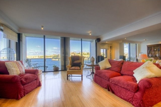Ultra Luxury Waterfront Top Floor..