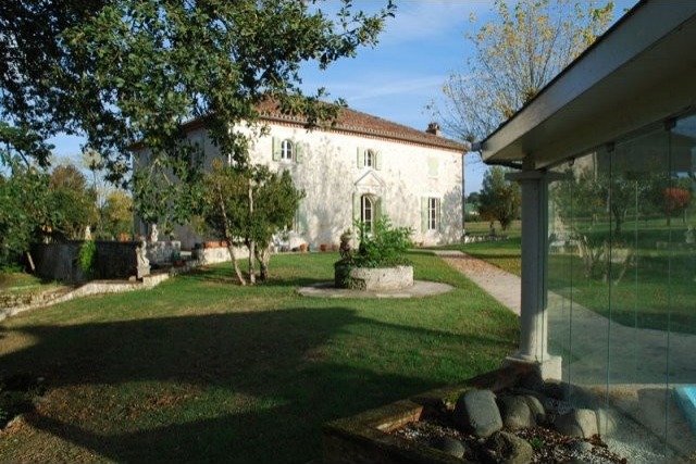 Prestigious Ensemble Of Country Maison..