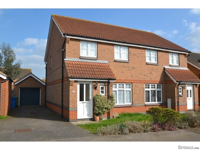 3 bedroom house in Halfway, SHEERNESS - 2