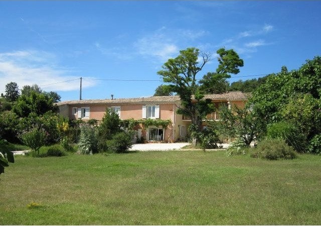 House With Studios And B & B