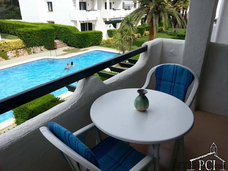 Nice apartment with communal pool.
