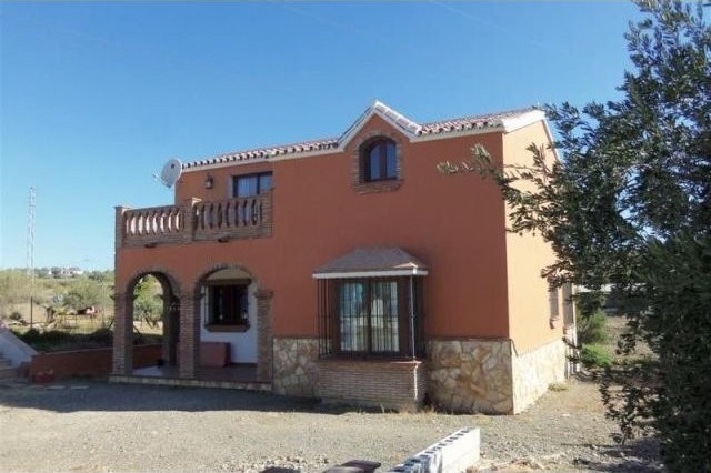 Villa - Newly built 3 bedroom, 2..