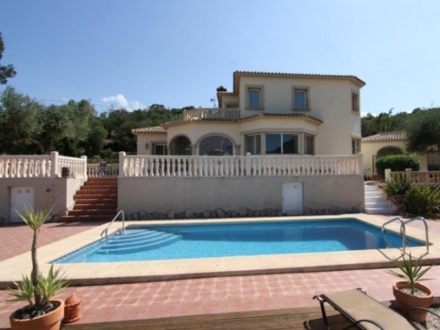 3 Bedrooms - Villa - Alicante - For Sale