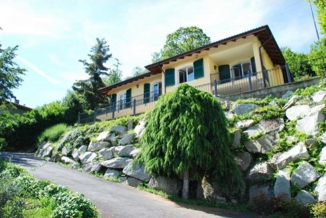 4 bedroom Villa For Sale: Stresa, IT