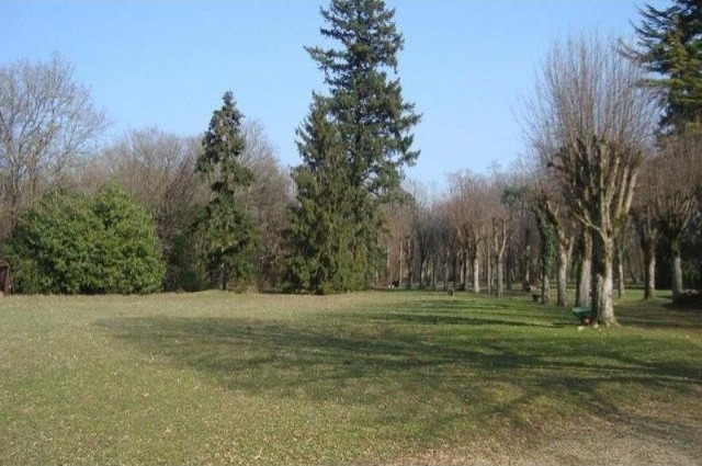 Character For Sale: 77760 FONTAINEBLEAU - 2