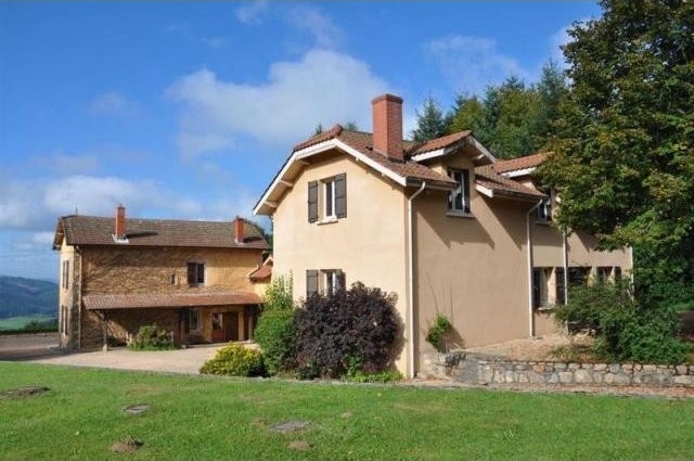 11 bedroom House For Sale: 69790 BEAUJEU - 2
