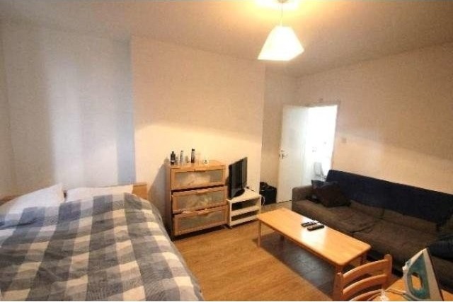 Flat/Apartment To Let in London - 2