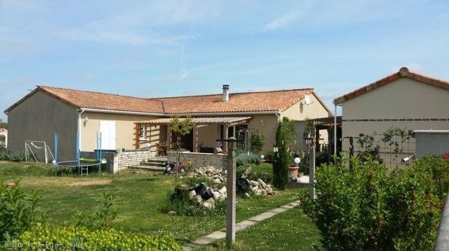 Beautiful Bungalow With Large Garage..