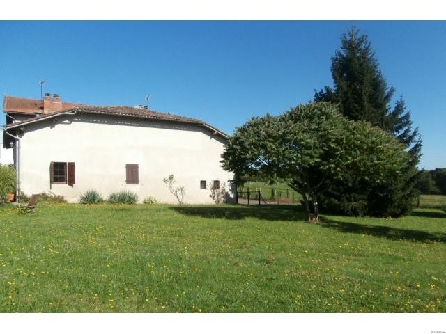 EC0427me Detached 19th Century town..