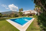 6 Bedrooms - Villa - Malaga - For Sale