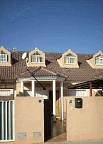 SLASHED BY 47% 4 BED TOWN HOUSE